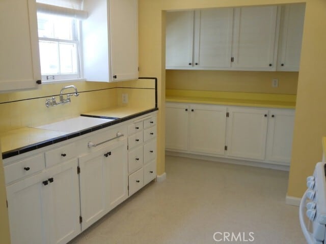 Building Photo - 926 Campus Ave