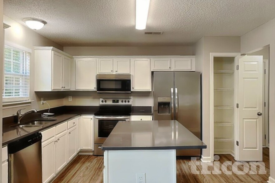 Building Photo - 3912 Farlow Rd