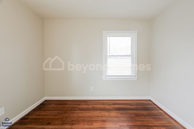 Building Photo - Professionally Renovated Brick Ranch - Ready to Move-In!