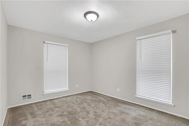 Building Photo - 1641 Delia Dr