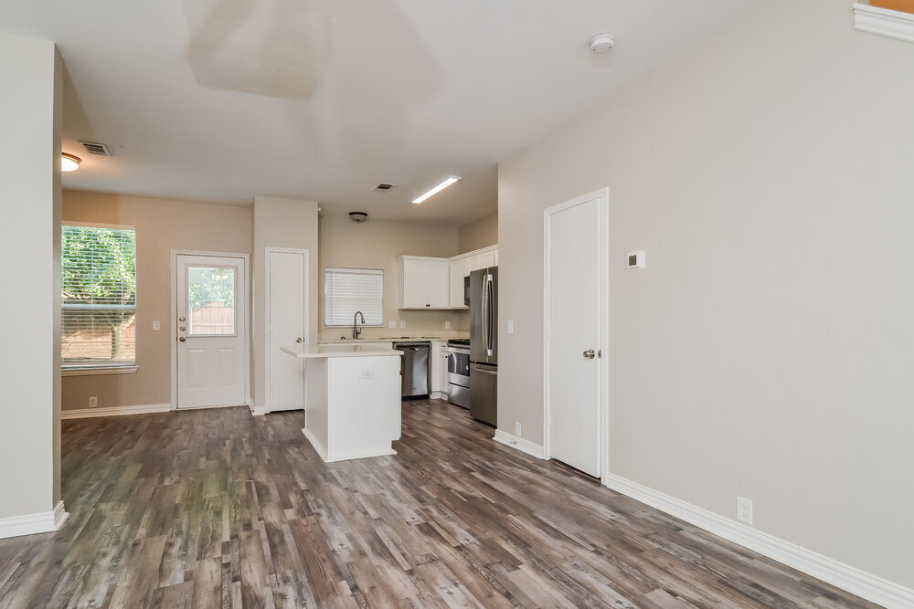 Building Photo - 908 Chickesaw Ln