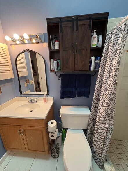 Building Photo - 746 N Jefferson Ave