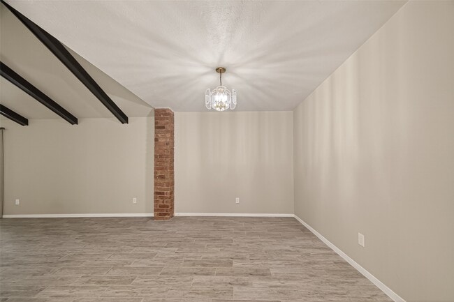 Building Photo - 7527 N Hollow Cir