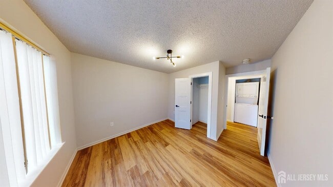 Building Photo - 29 Chatham Square