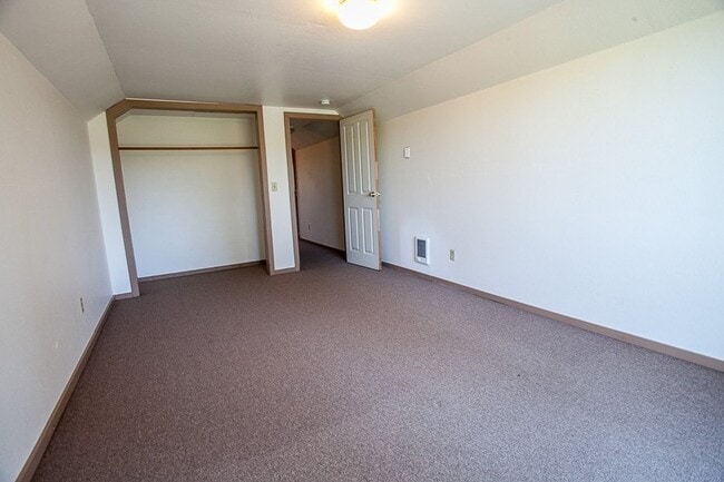 Building Photo - 95 Rattlesnake Rd