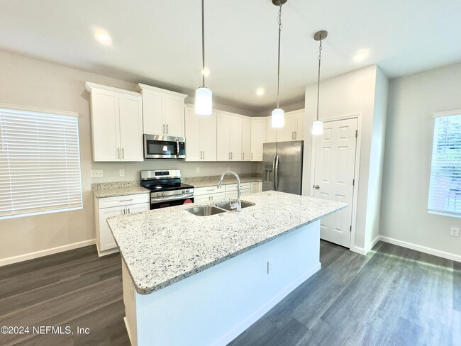 Building Photo - 4672 Ribault Park St