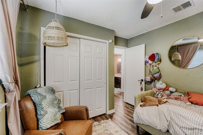 Building Photo - 916 Great Britain Blvd