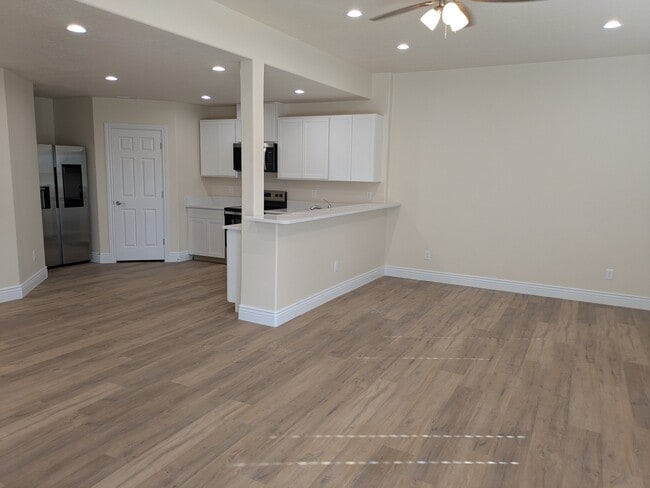 Building Photo - 5145 Mile High Cir
