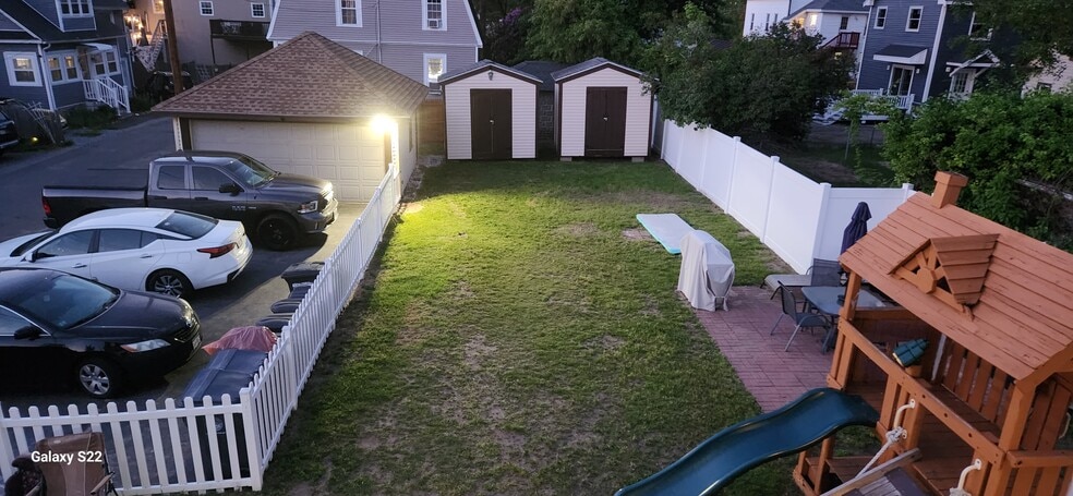 Building Photo - 72 S Central St