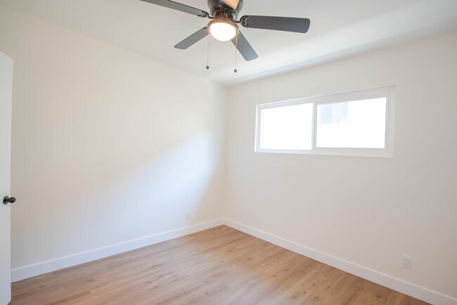 Building Photo - 821 W 167th St