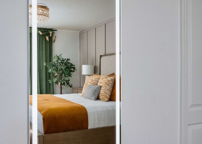 Building Photo - 1978 Majorca Dr