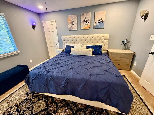 Building Photo - 8153 Tranquil Lake Way