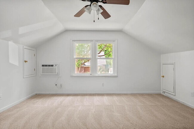 Building Photo - Home with Modern Updates in Indigo Fields!