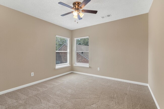 Building Photo - 5635 Sage Manor Dr