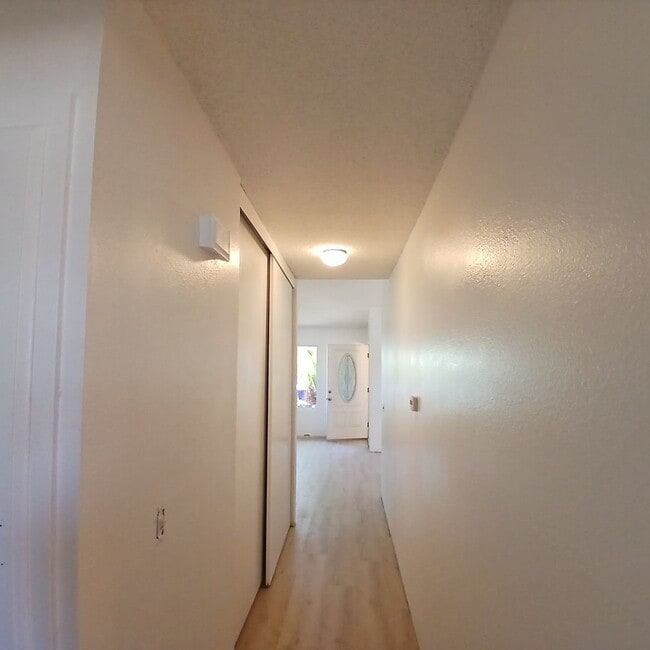 Building Photo - Spring Valley View Home