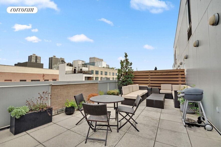 Building Photo - 152 E 118th St
