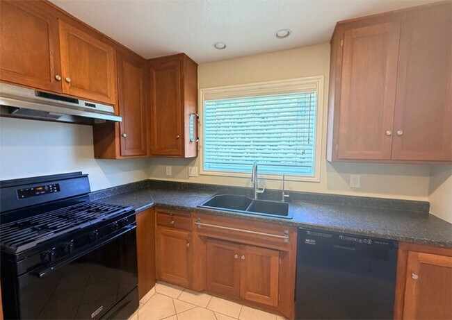 Building Photo - 3 Bed/ 2 Bath Brea Home w/Garage and Native Landscaped Yard