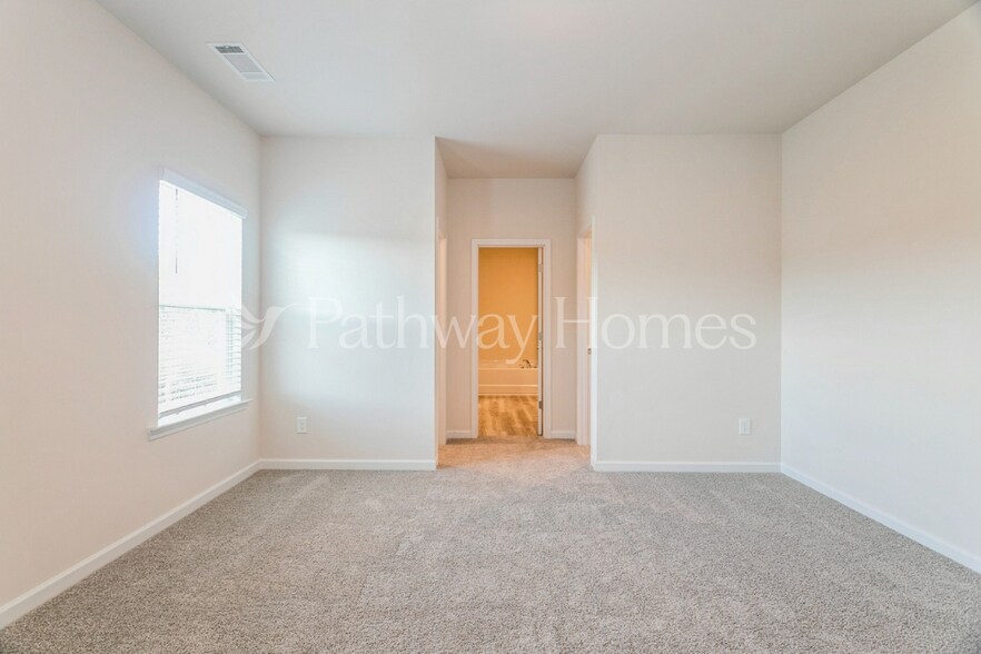 Building Photo - 630 Mackenzie Cv