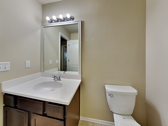 Building Photo - 2716 Demotte Dr