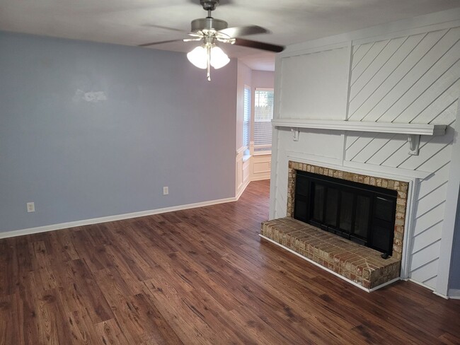 Building Photo - REAGAN WOODS Cul-De-Sac Home