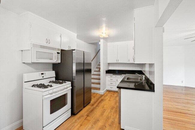 Primary Photo - 2924 Morcom Ave