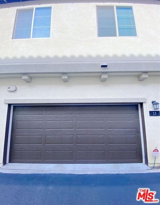 Building Photo - 13 Bedford Ct