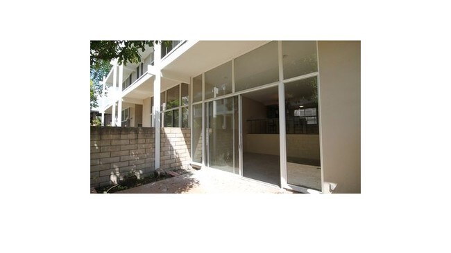 Building Photo - 4218 W Kling St