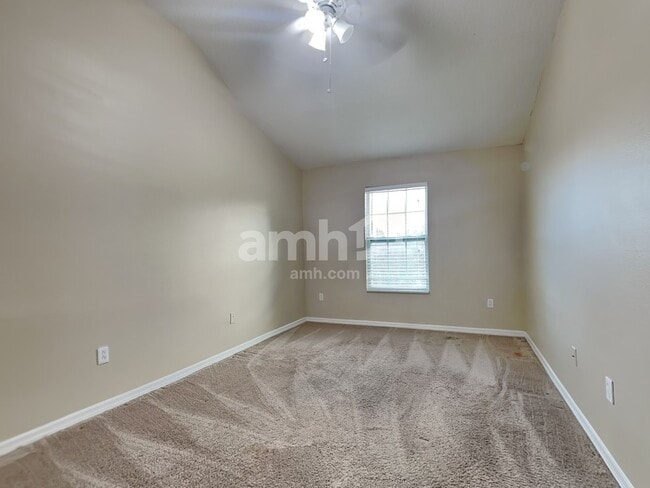 Building Photo - 31437 Heatherstone Dr