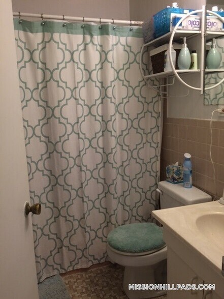 Building Photo - 226 Parker Hill Ave