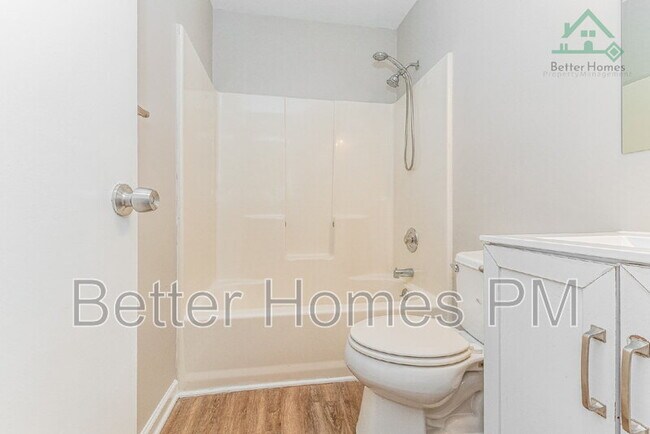 Building Photo - 7312 Pebblebrook Dr