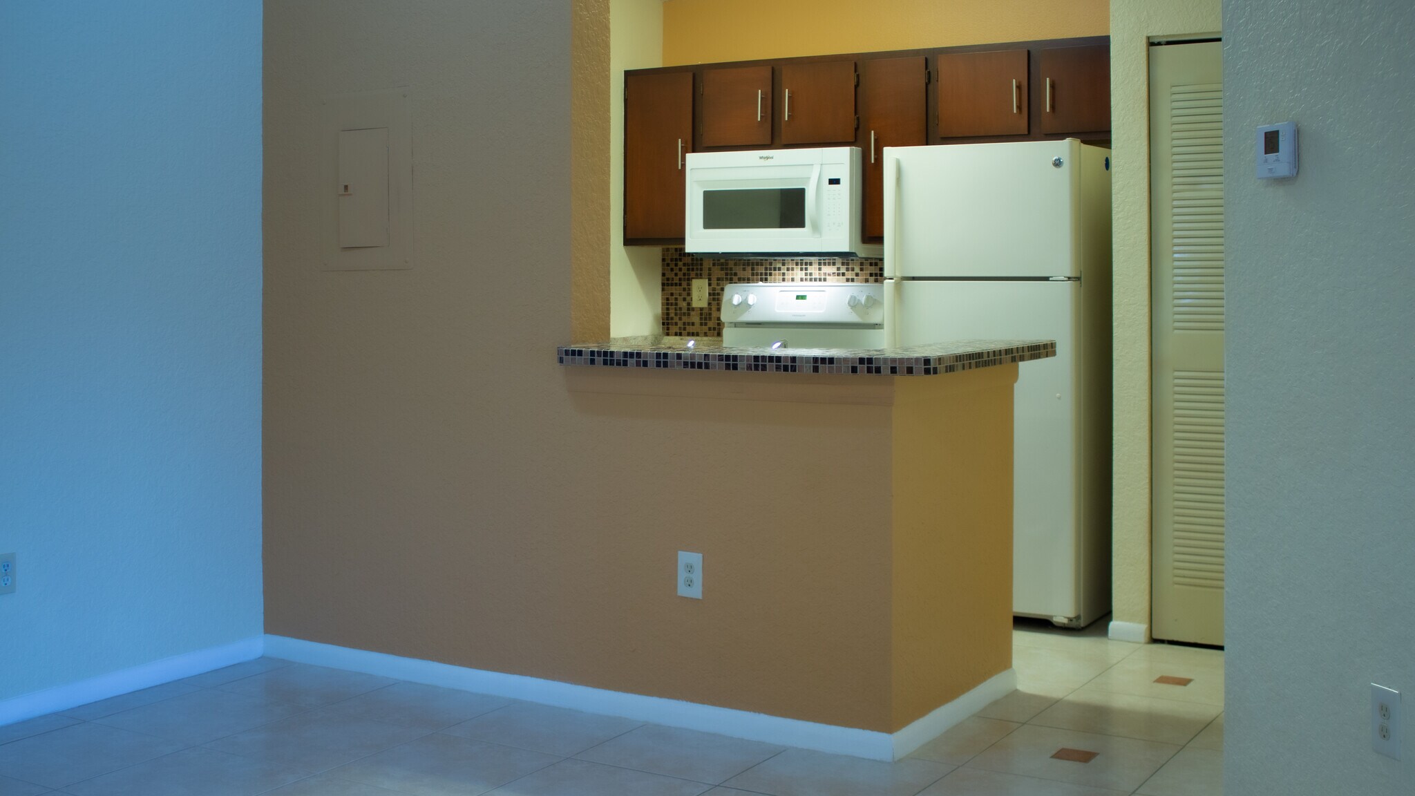 Building Photo - 2861 N Oakland Forest Dr