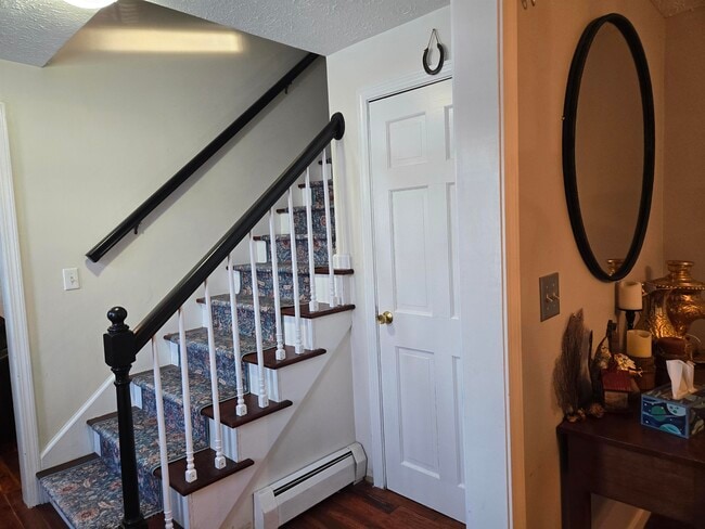 Building Photo - 53 Holmes Dr