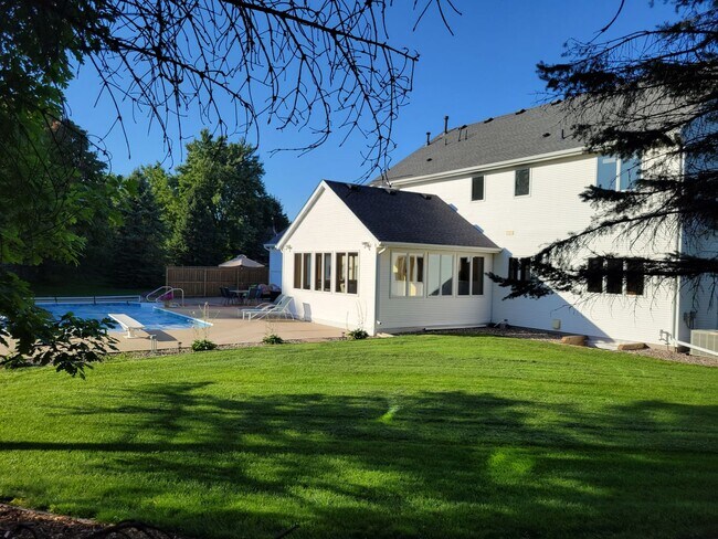 Building Photo - Executive-Level Rental Offering in SW Woodbury — Space, Privacy & High-End Finishes