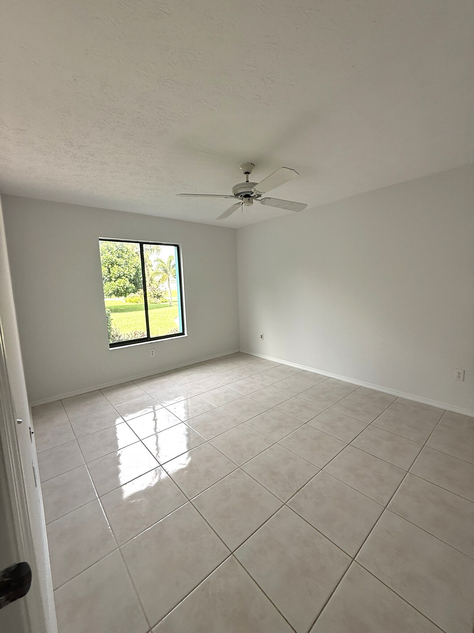 Building Photo - 1998 NE Ginger Ter