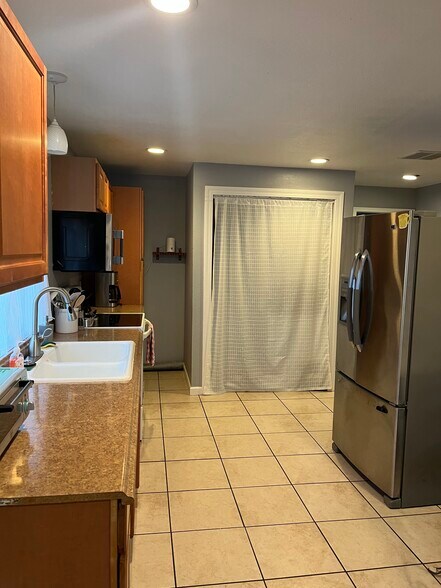 Building Photo - 1018 NW 10th St