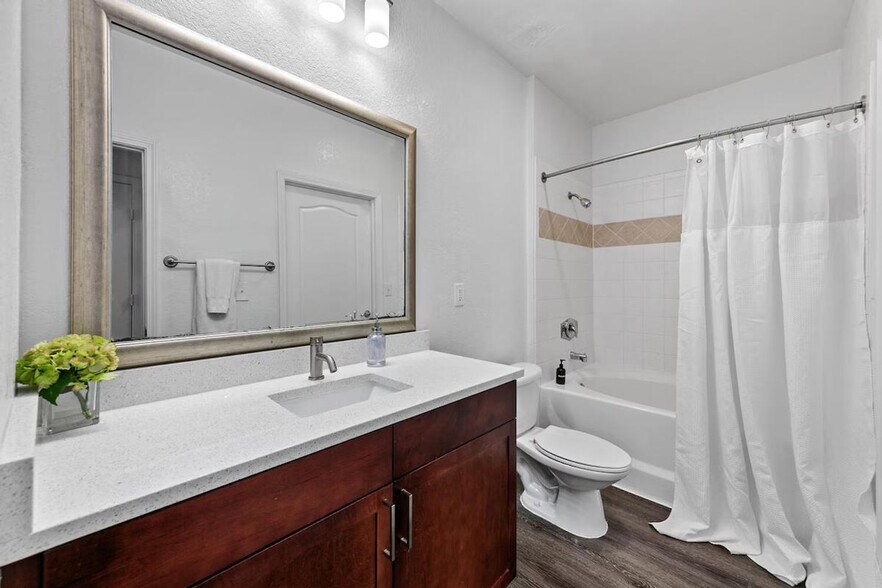 Building Photo - 4850 Seascape Way