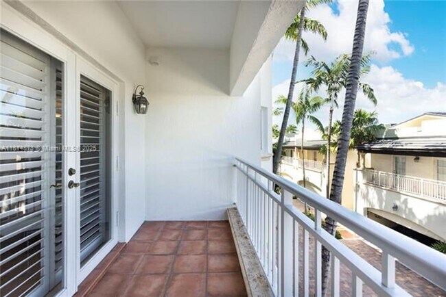 Building Photo - 1415 Sunset Harbour Dr