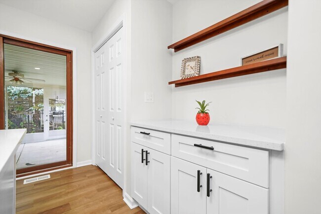 Building Photo - 1668 Hidden Valley Dr