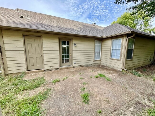 Building Photo - 3755 Schanna Dr
