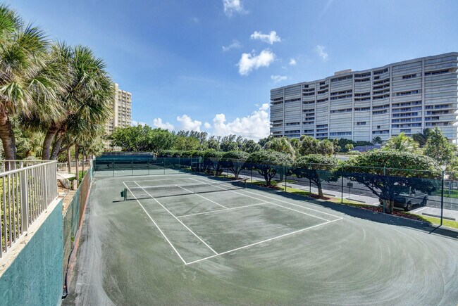 Building Photo - 4301 N Ocean Blvd