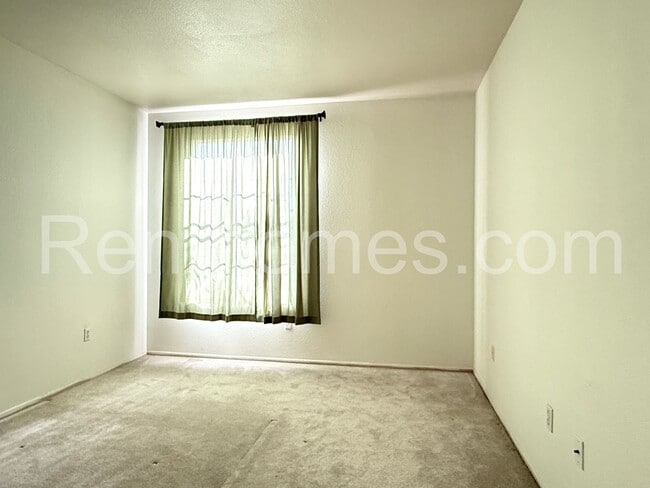 Building Photo - 8676 New Salem St