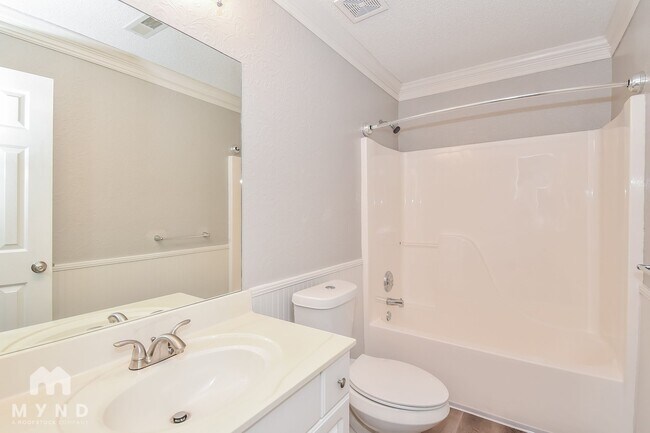 Building Photo - 103 Creekside Dr