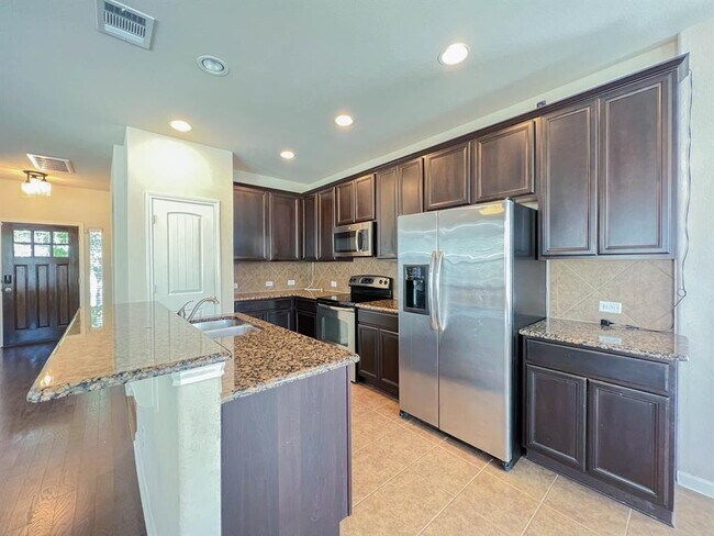Building Photo - 921 Heritage Springs Trail
