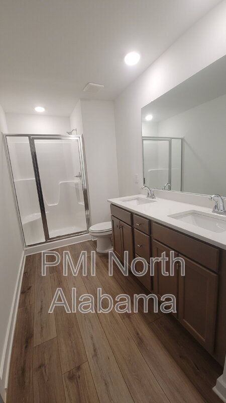 Building Photo - 7601 Discovery Pt Dr NW