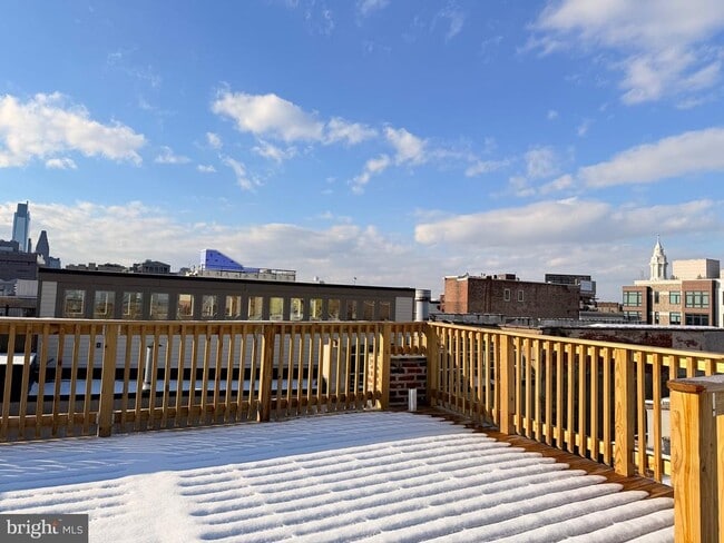 Building Photo - 136 N 3rd St