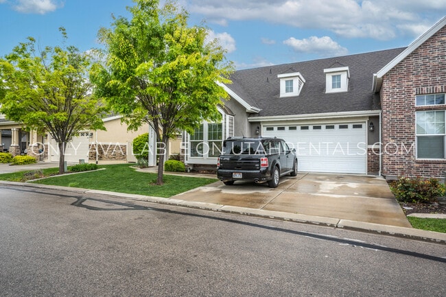 Building Photo - 1777 W Yarrow Dr