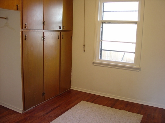 Building Photo - Greenwood Duplex