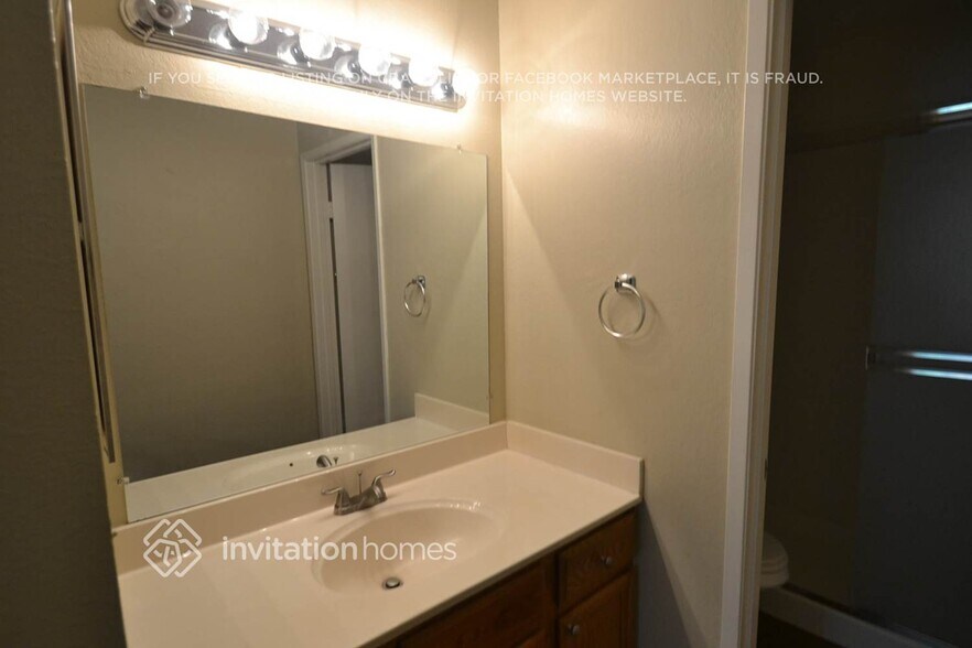 Building Photo - 1104 Jeanne Ct