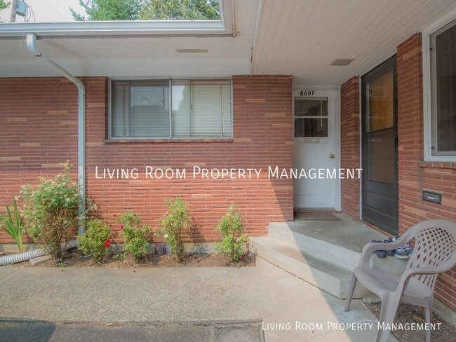 Building Photo - 8607 N Leonard St