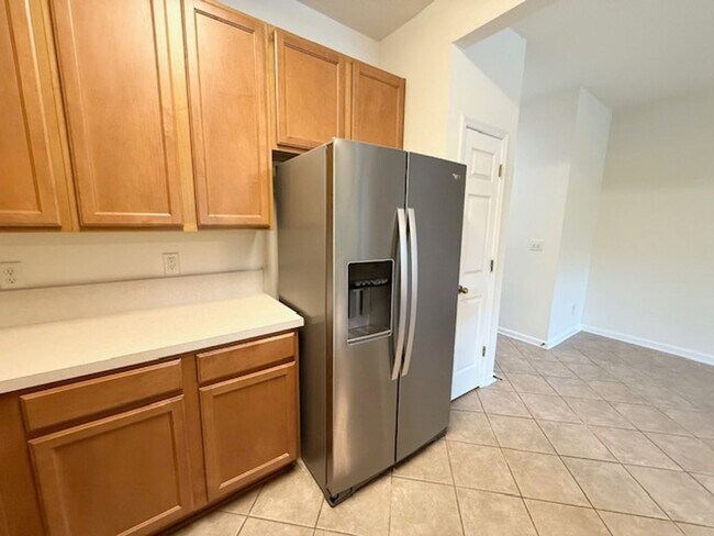 Building Photo - Beautiful 2-Bedroom Townhome with Loft and...